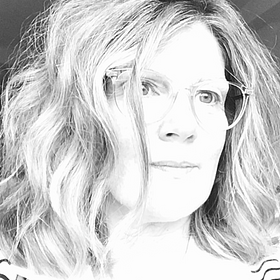 Micheline,
                                64 ans,
                                
                                Femme célibataire
                                
                                de  Montréal
