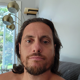 Jonathan,
                                41 ans,
                                Homme célibataire
                                
                                
                                de  Québec