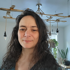 Cynthia,
                                46 ans,
                                
                                Femme célibataire
                                
                                de  Québec