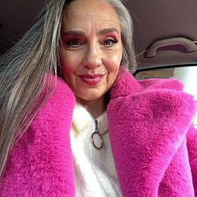 Céline,
                                54 ans,
                                
                                Femme célibataire
                                
                                de  Montréal