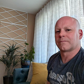 Martin,
                                50 ans,
                                Homme célibataire
                                
                                
                                de  Montréal