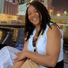 Nadia Mukendi,
                                44 ans,
                                
                                Femme célibataire
                                
                                de  Laval